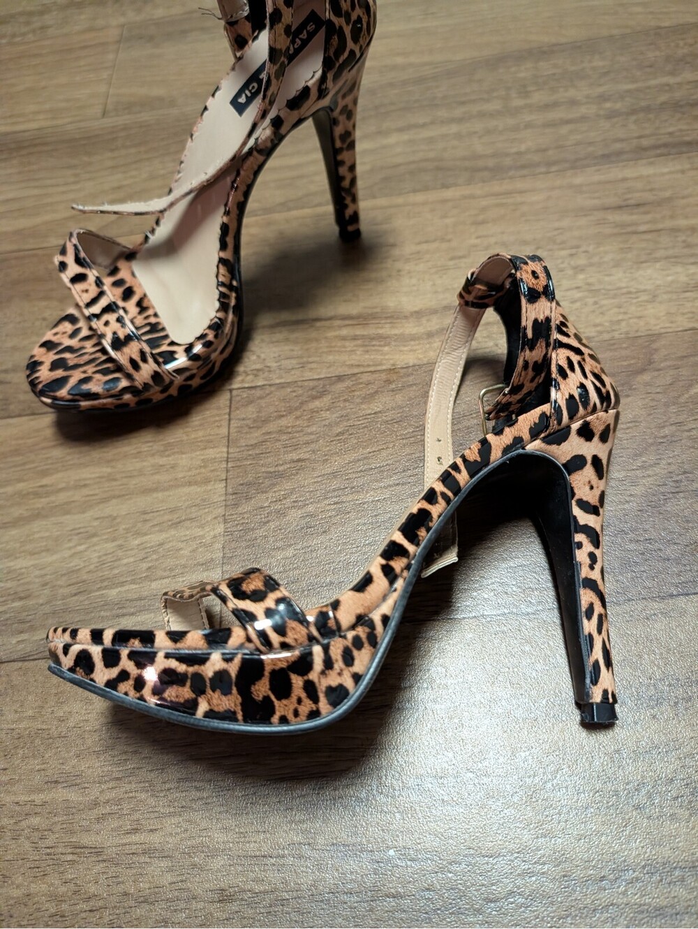 SAPATO & CIA leopard platform ankle strap open toe heels sz 4